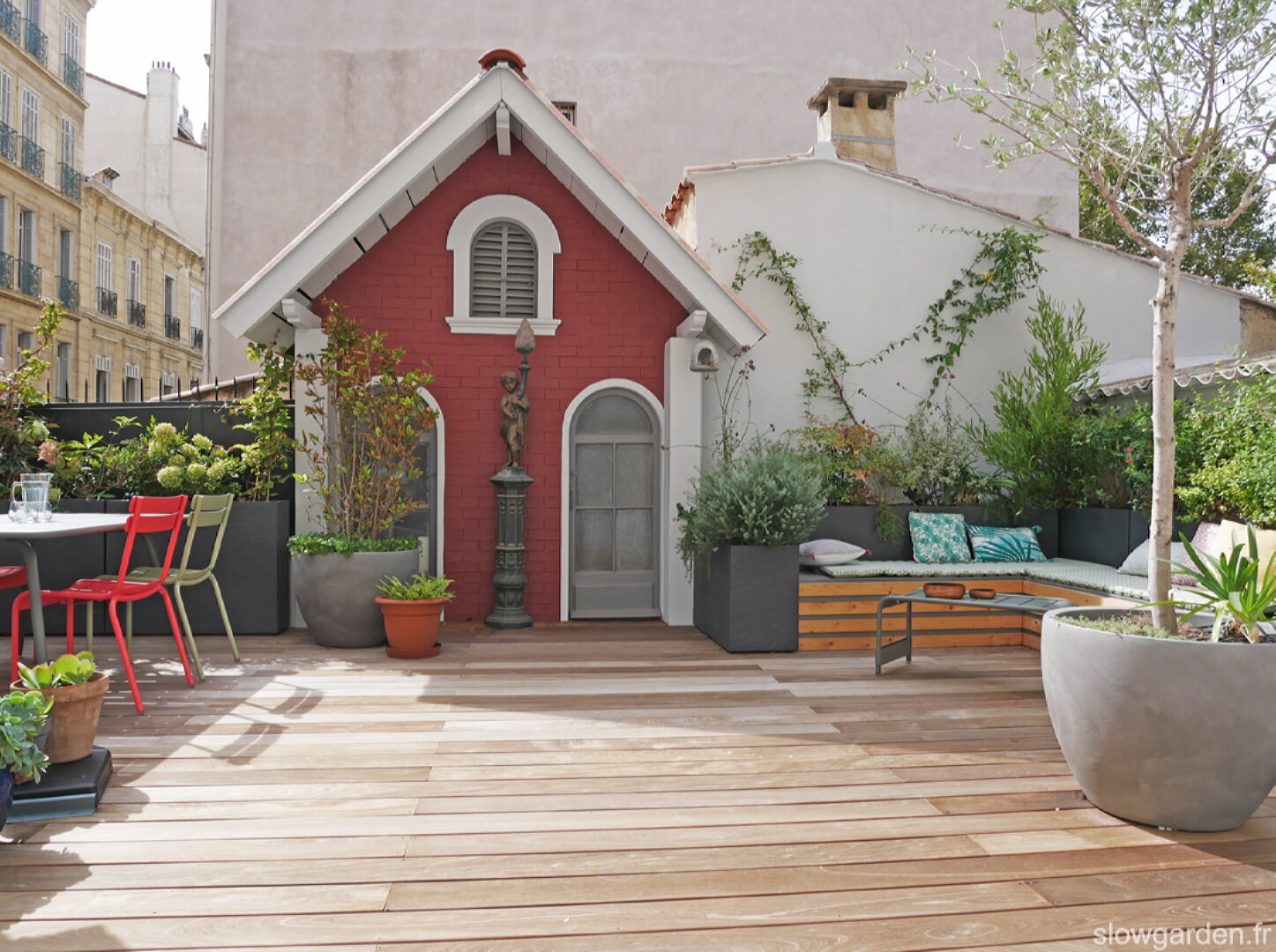 Terrasse Urban à Marseille transformée en jardin suspendu, avant et après