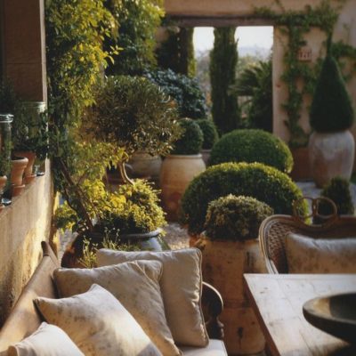 Terrasses et balcons: pots, poteries, bacs et jardinières